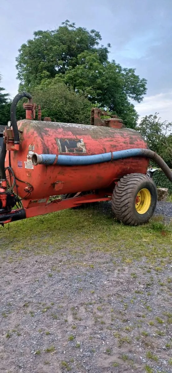 Slurry tanker - Image 1