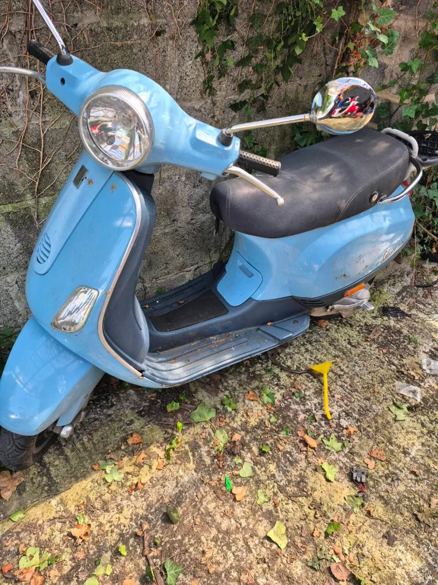 Vespa lx50 scooter - Image 1