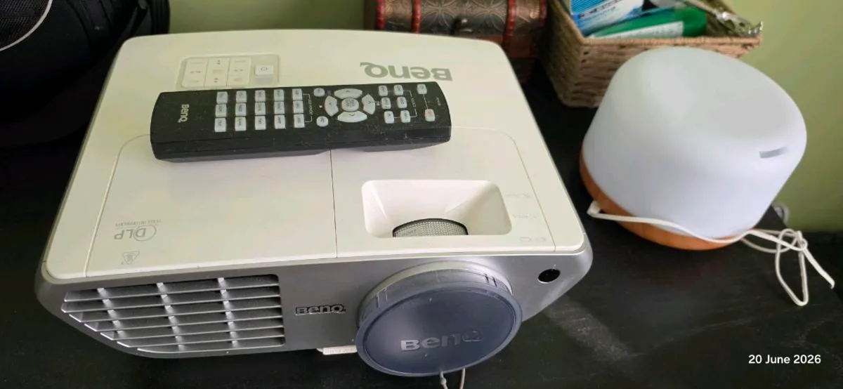 For sale Benq w 1060 Full HD projector - Image 1