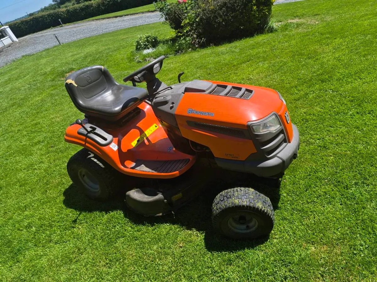 Husqvarna LT151 Lawnmower - Image 3