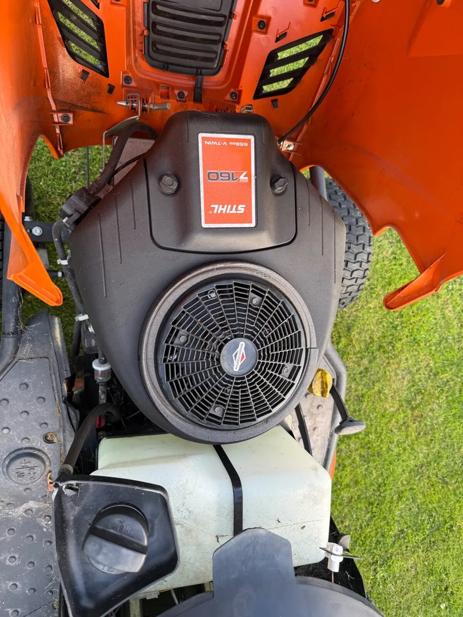 Ride on lawn mower - Image 2