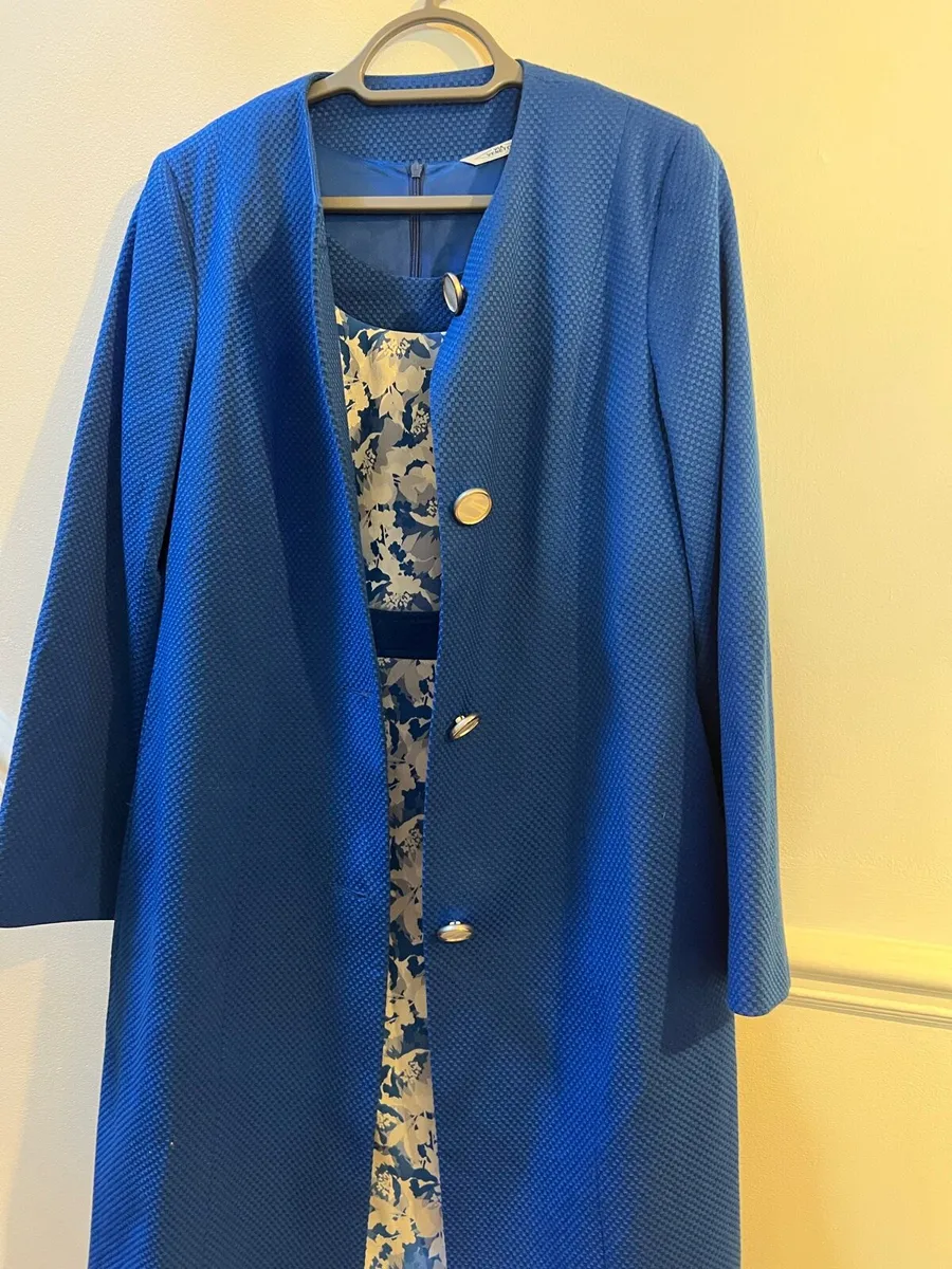 Lady’s mother of the bride outfit - Image 2