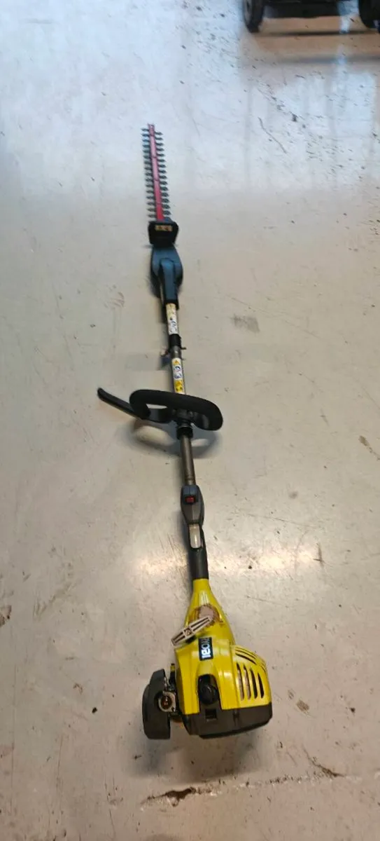 Ryobi long reach hedge trimmer - Image 1