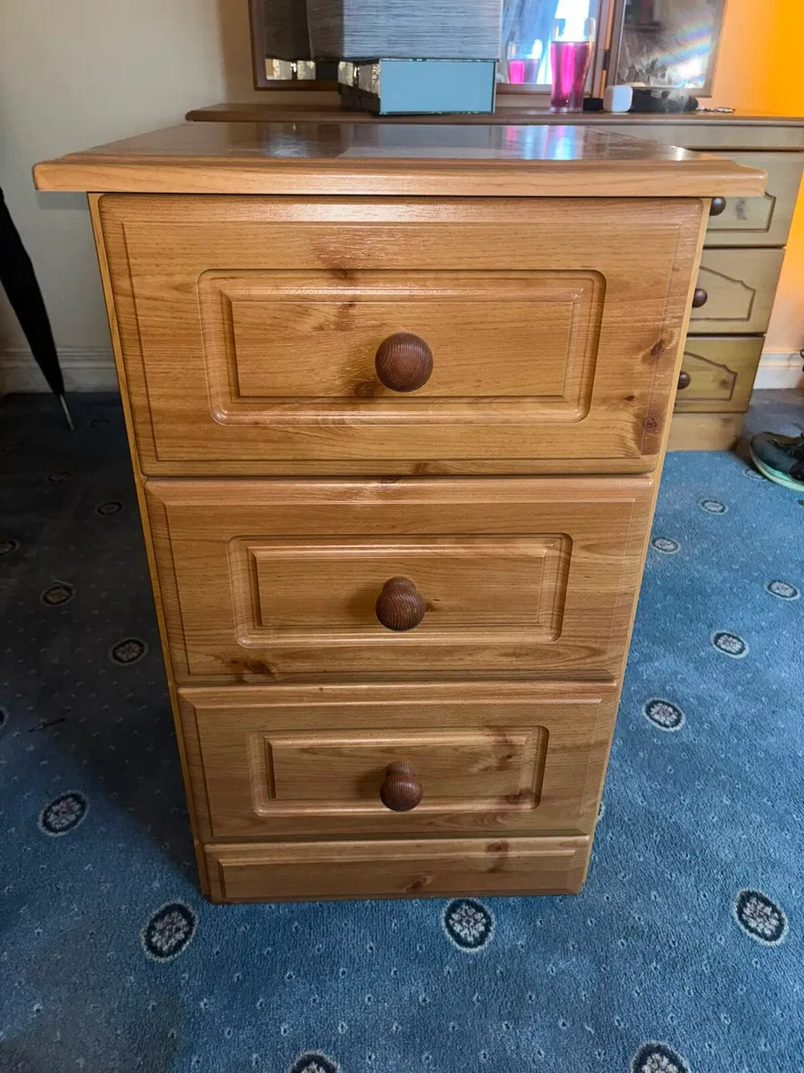 Selection of Bedroom Furniture - Image 3