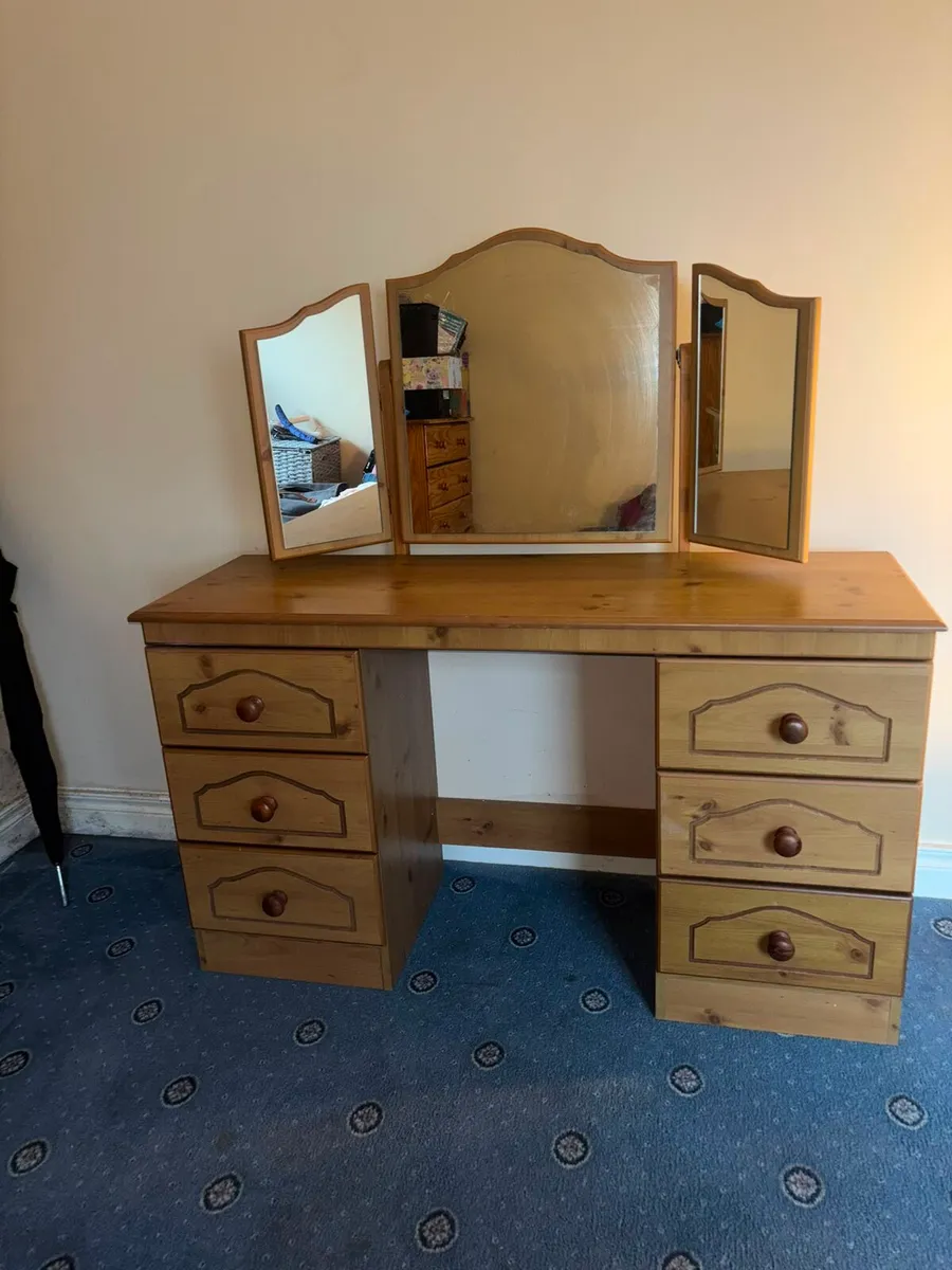 Selection of Bedroom Furniture - Image 1