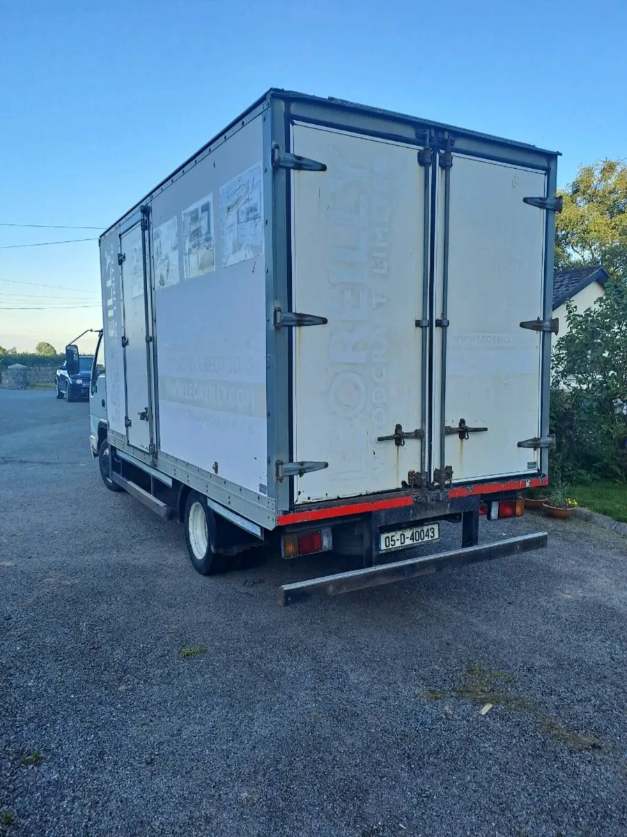 Isuzu NPR - Image 4