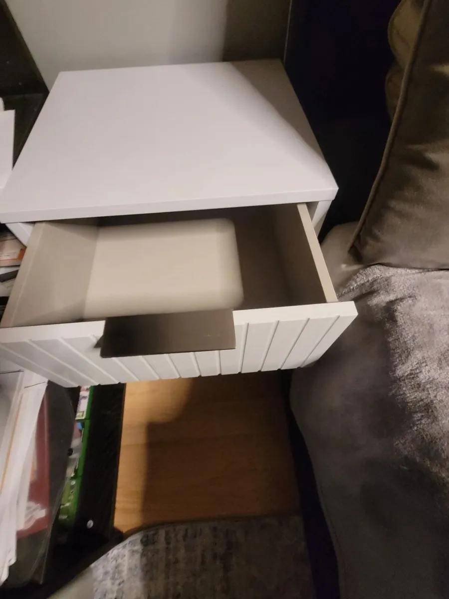 Night stand with drawers - Image 2