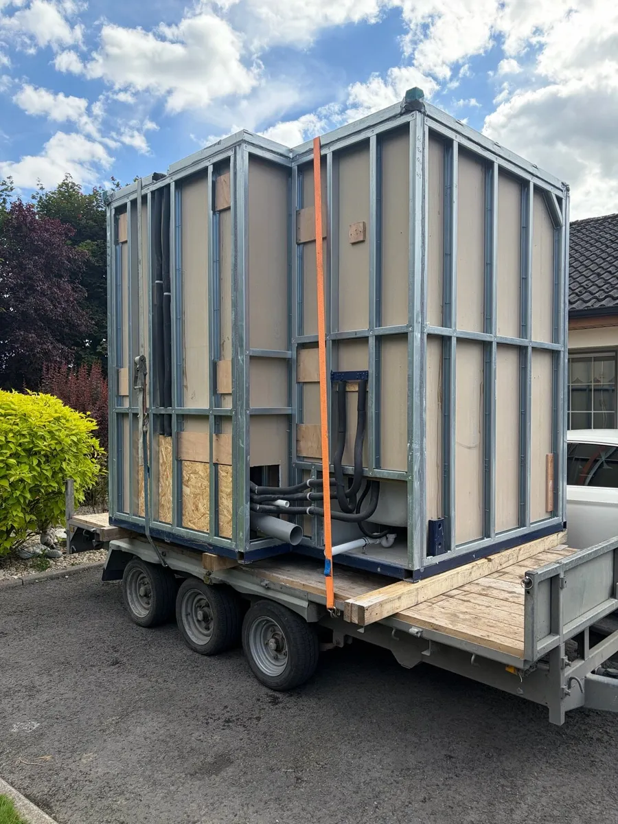 Bathroom pod - Image 1