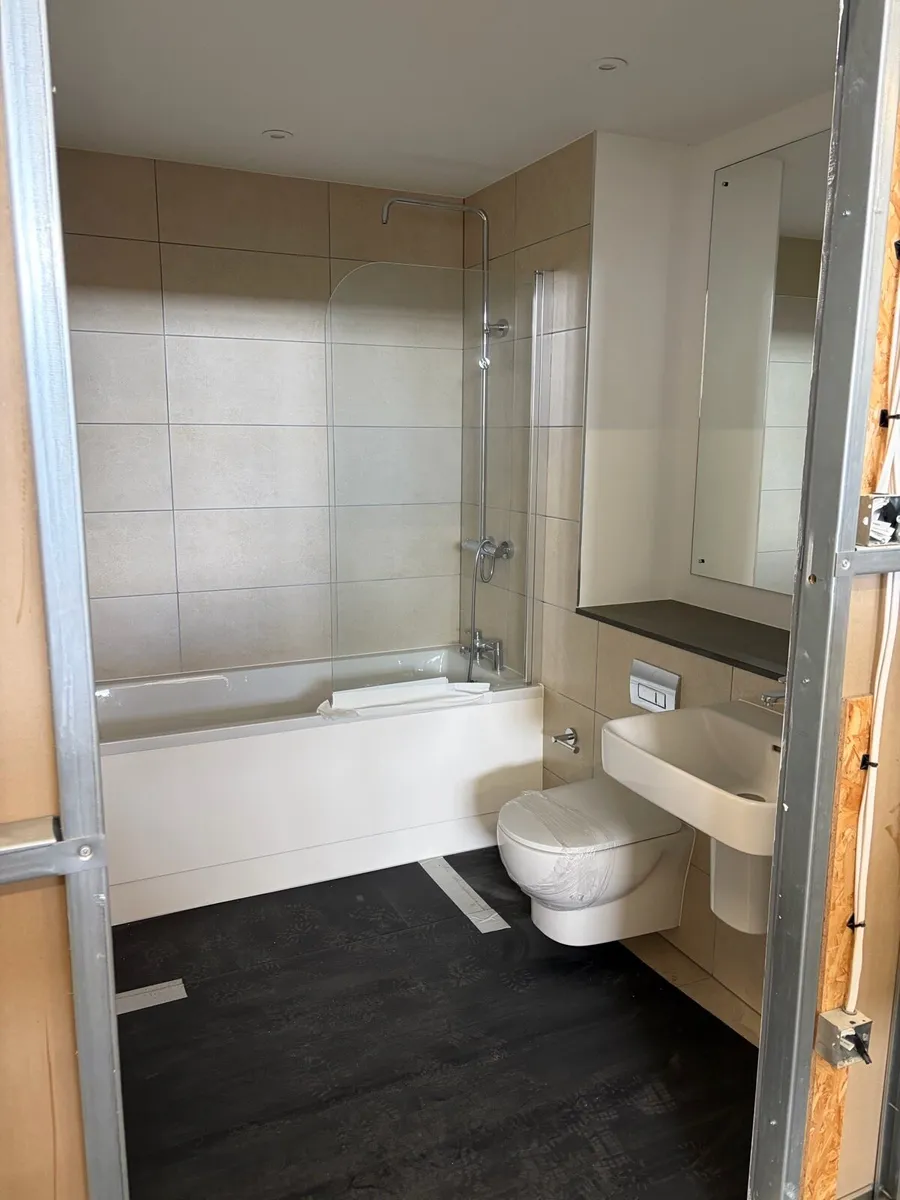 Bathroom pod - Image 2