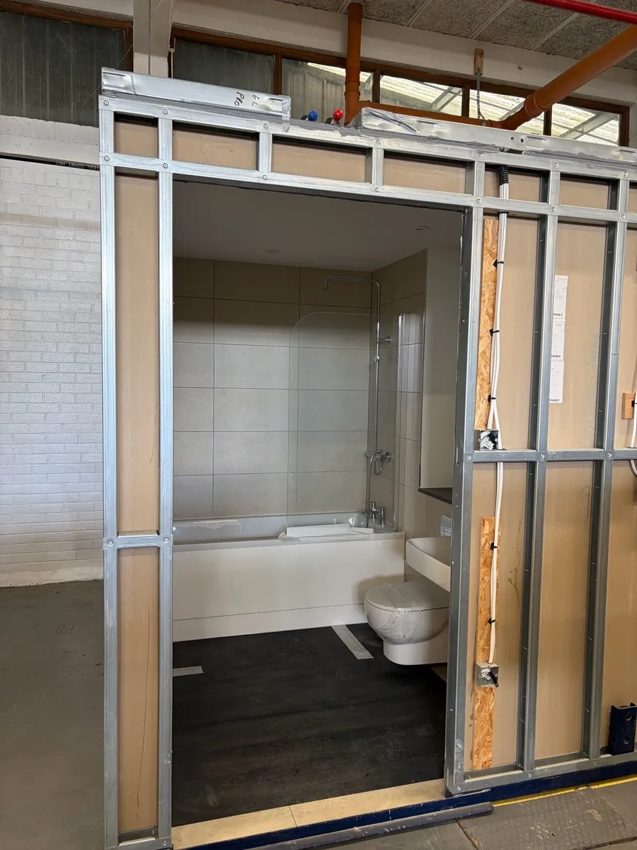 Bathroom pod - Image 4