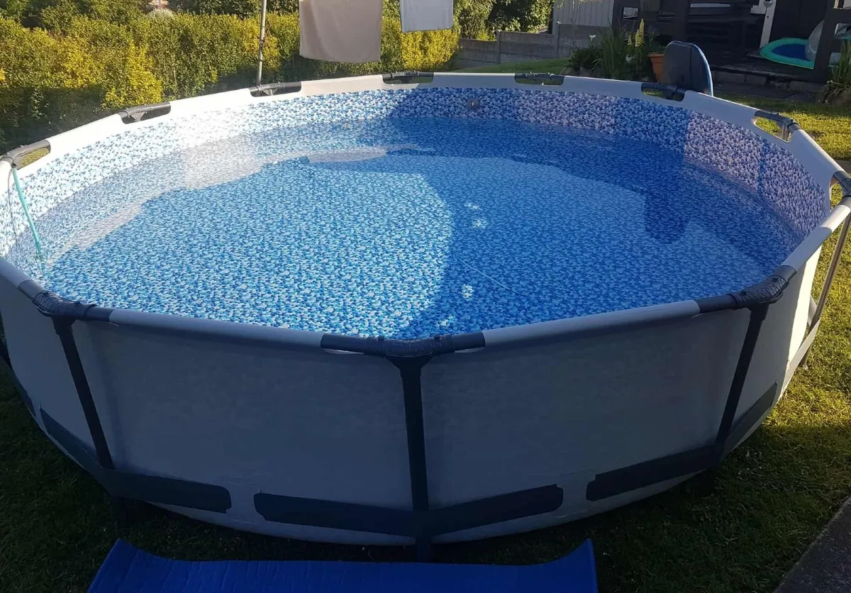Swimming pool - Image 2