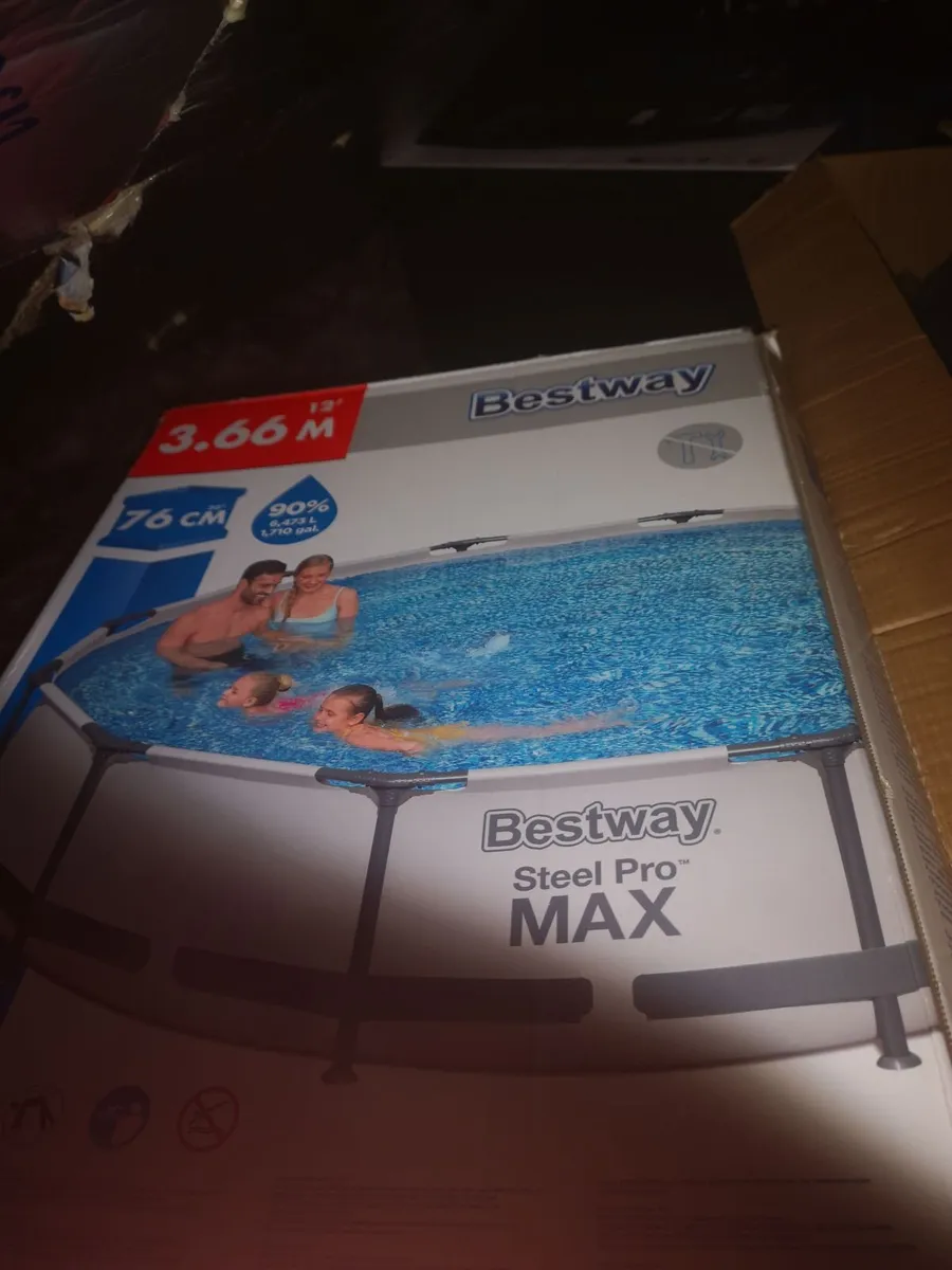 Swimming pool - Image 4
