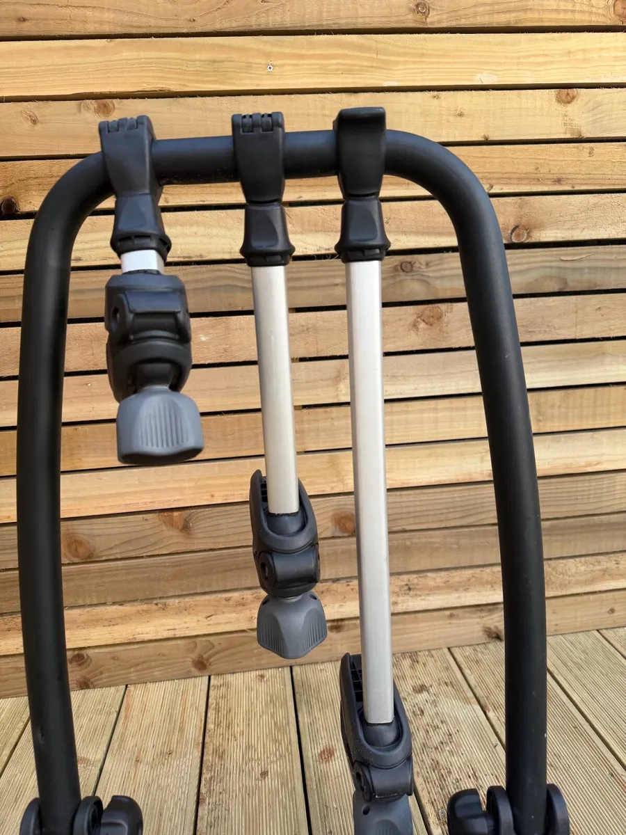 Thule VeloCompact 3-Bike Towbar - Image 3
