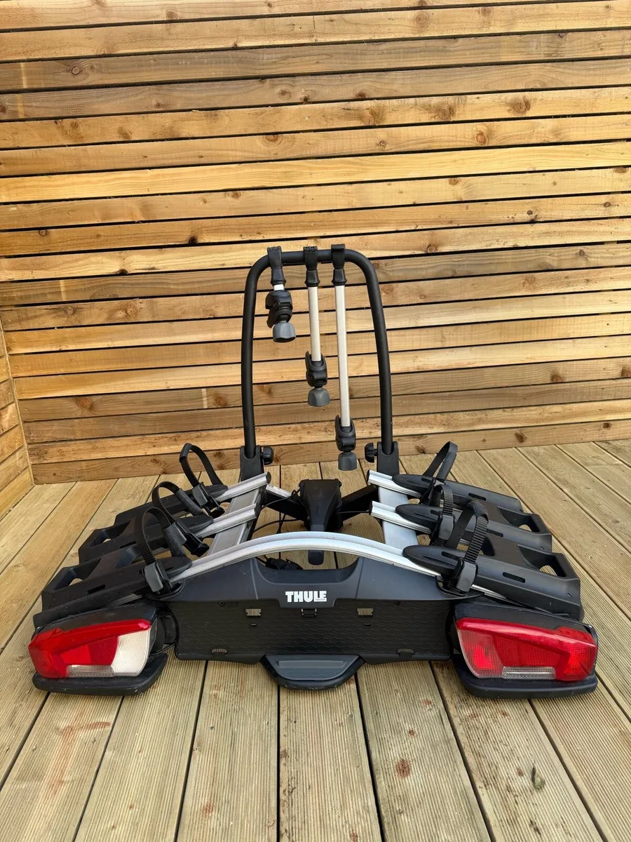 Thule VeloCompact 3-Bike Towbar - Image 1