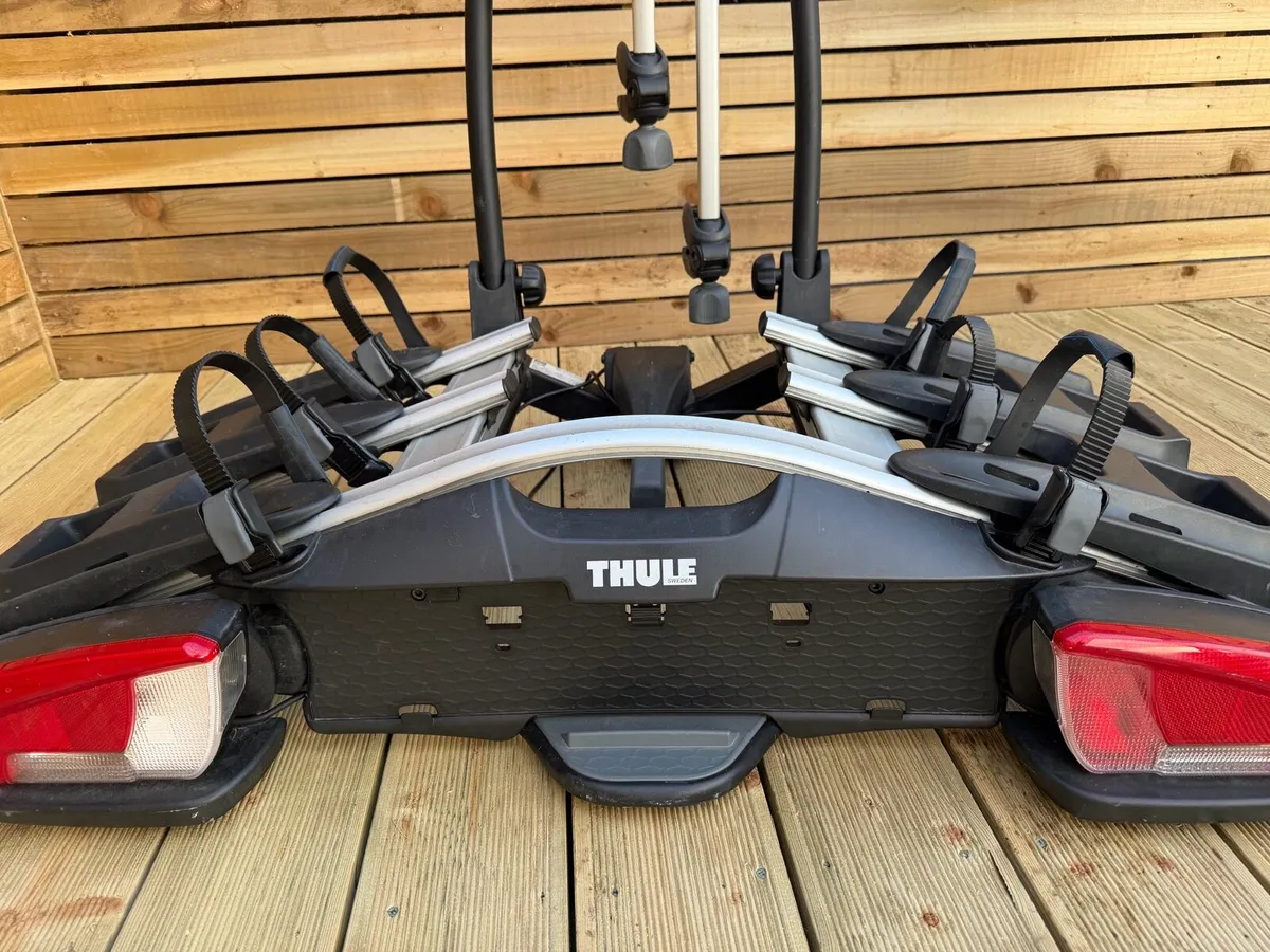 Thule VeloCompact 3-Bike Towbar - Image 2