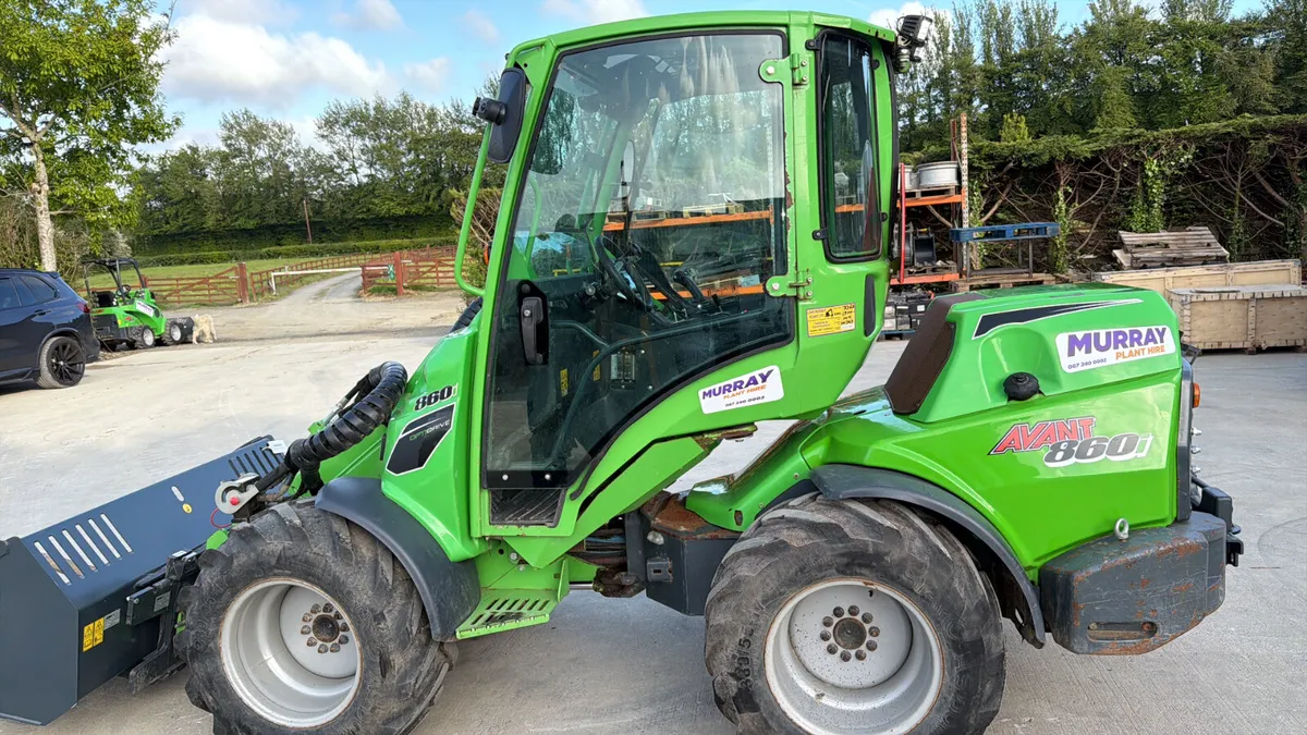 AVANT 860 SELF DRIVE HIRE - Image 4