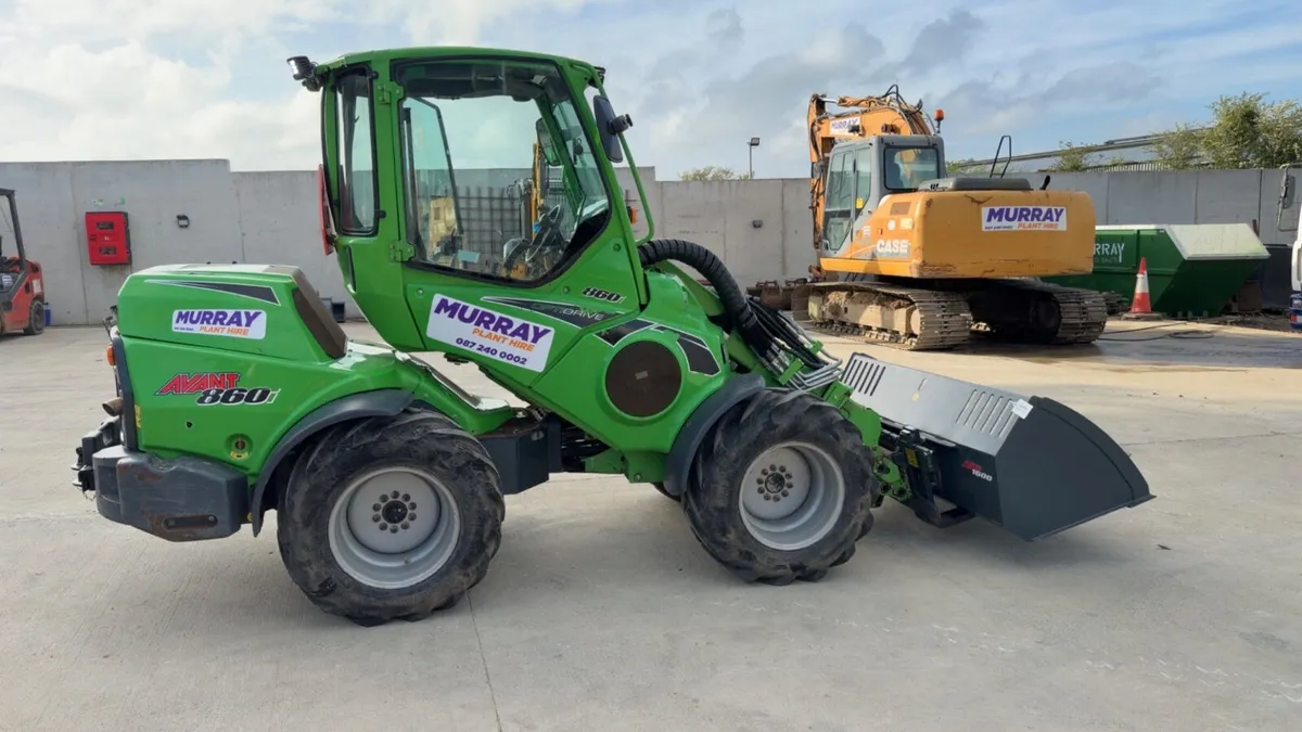 AVANT 860 SELF DRIVE HIRE - Image 2