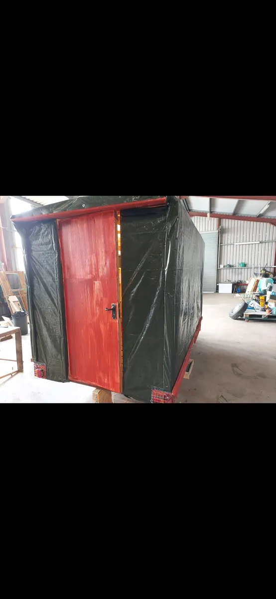 Detailing vehicle trailer for business - Image 3