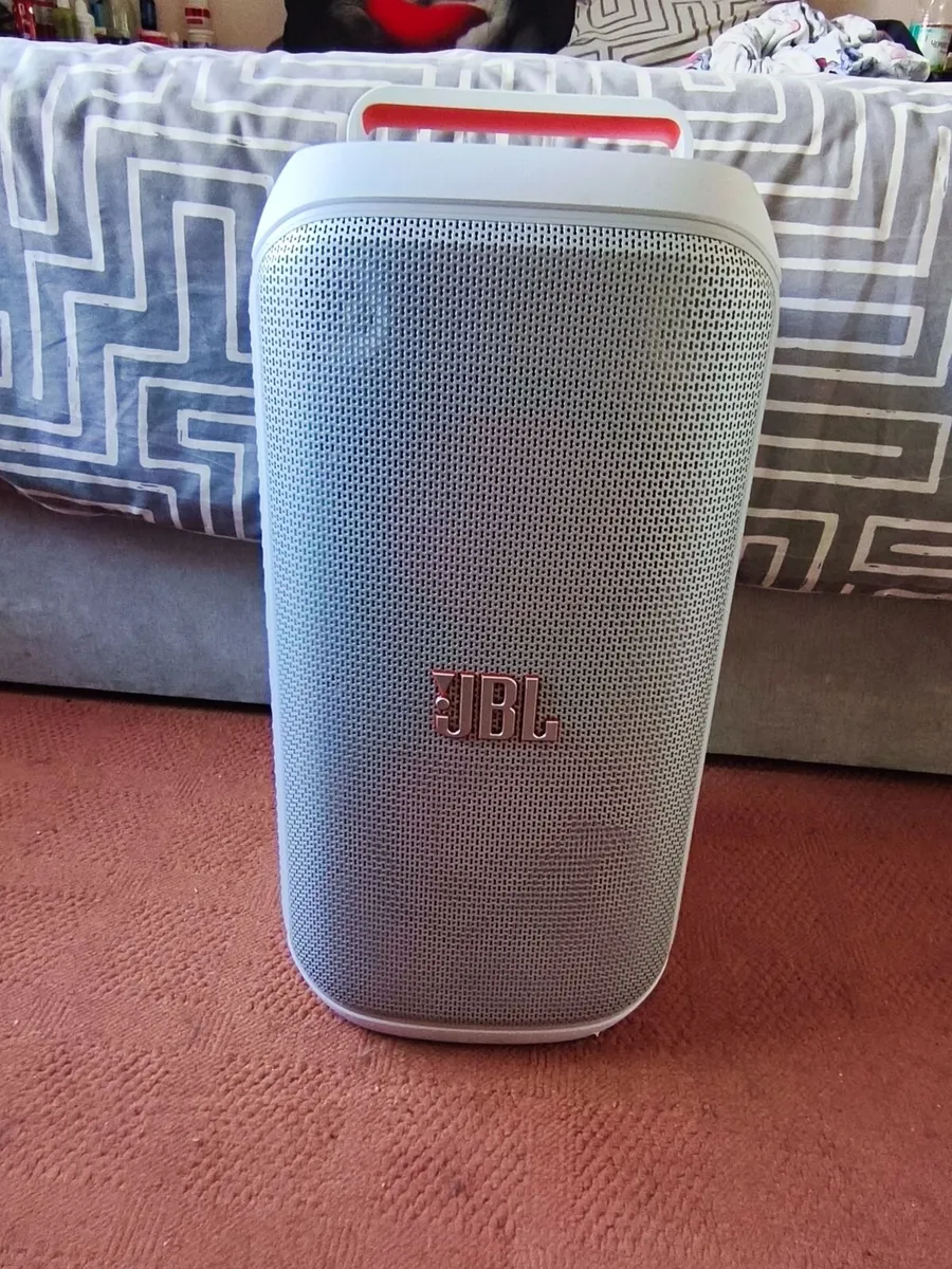 JBL Bluetooth speaker - Image 1
