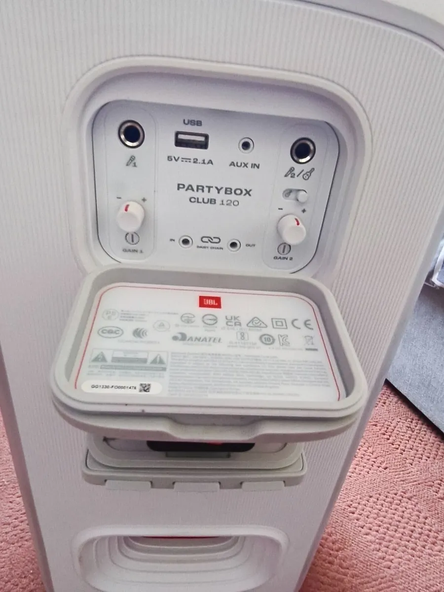 JBL Bluetooth speaker - Image 2