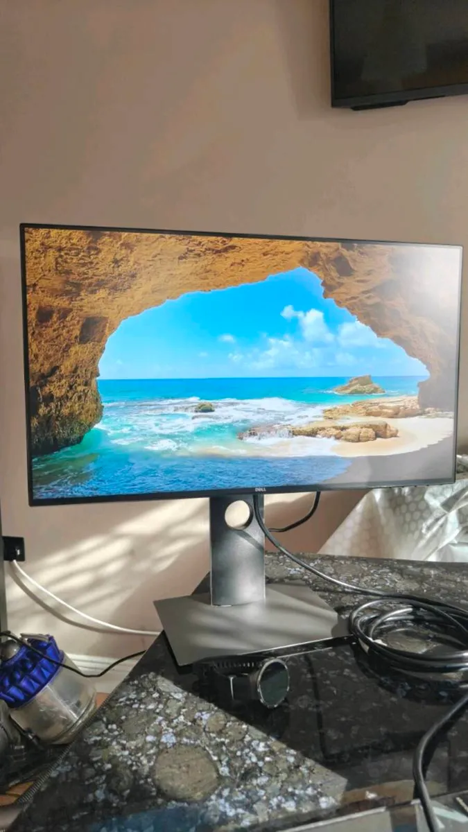 Dell U2417H - Image 1