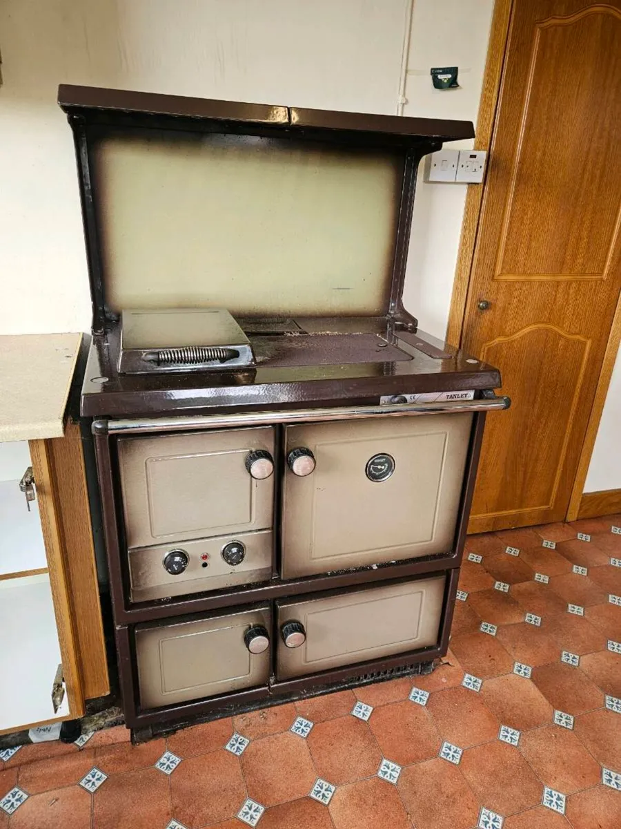 Stanley oil cooker - Image 1