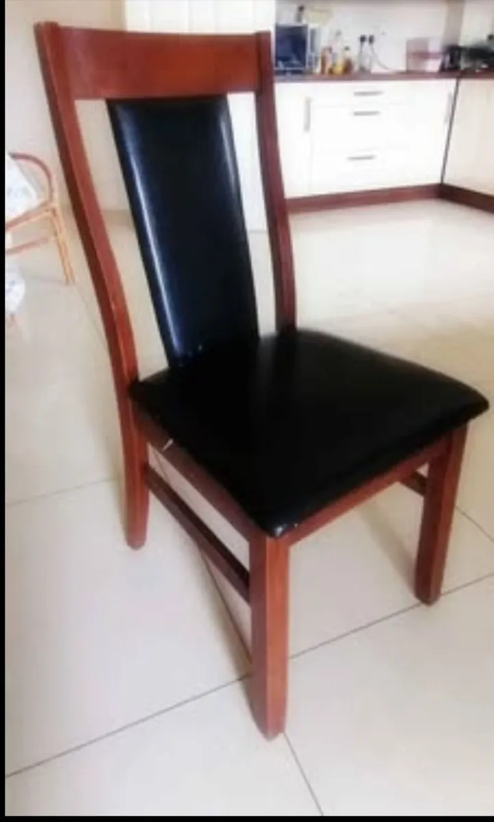 Dining Table and 6 chairs - Image 3