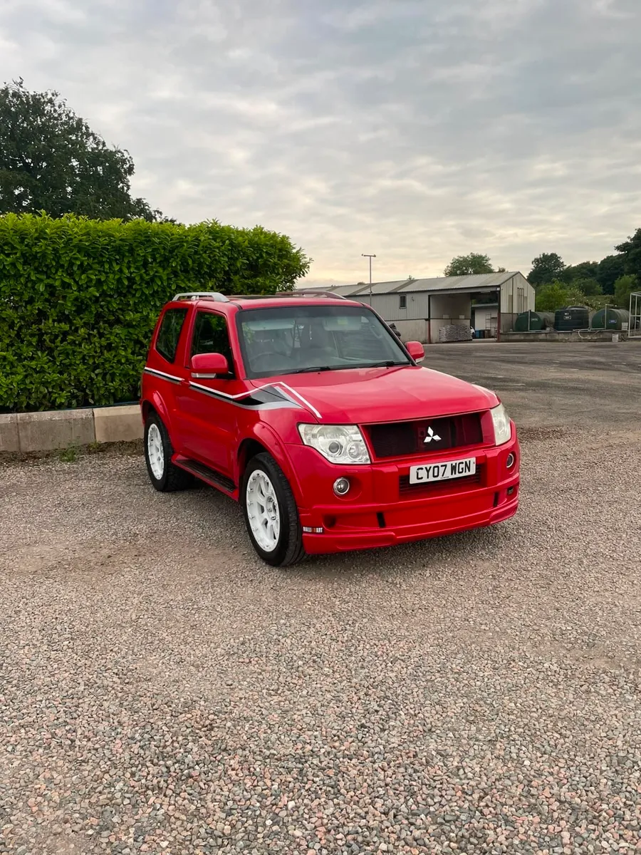 Mitsubishi Shogun - Image 2