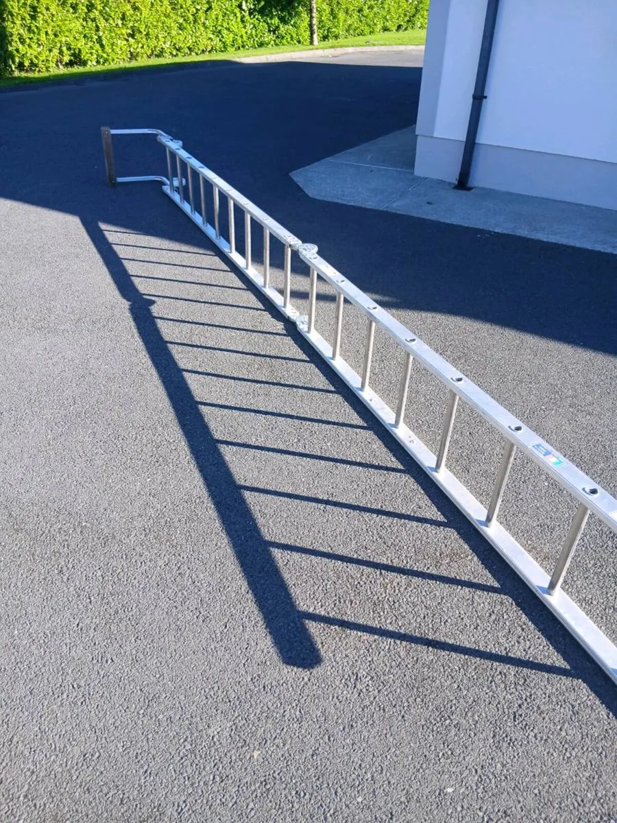 Roofing ladder - Image 2