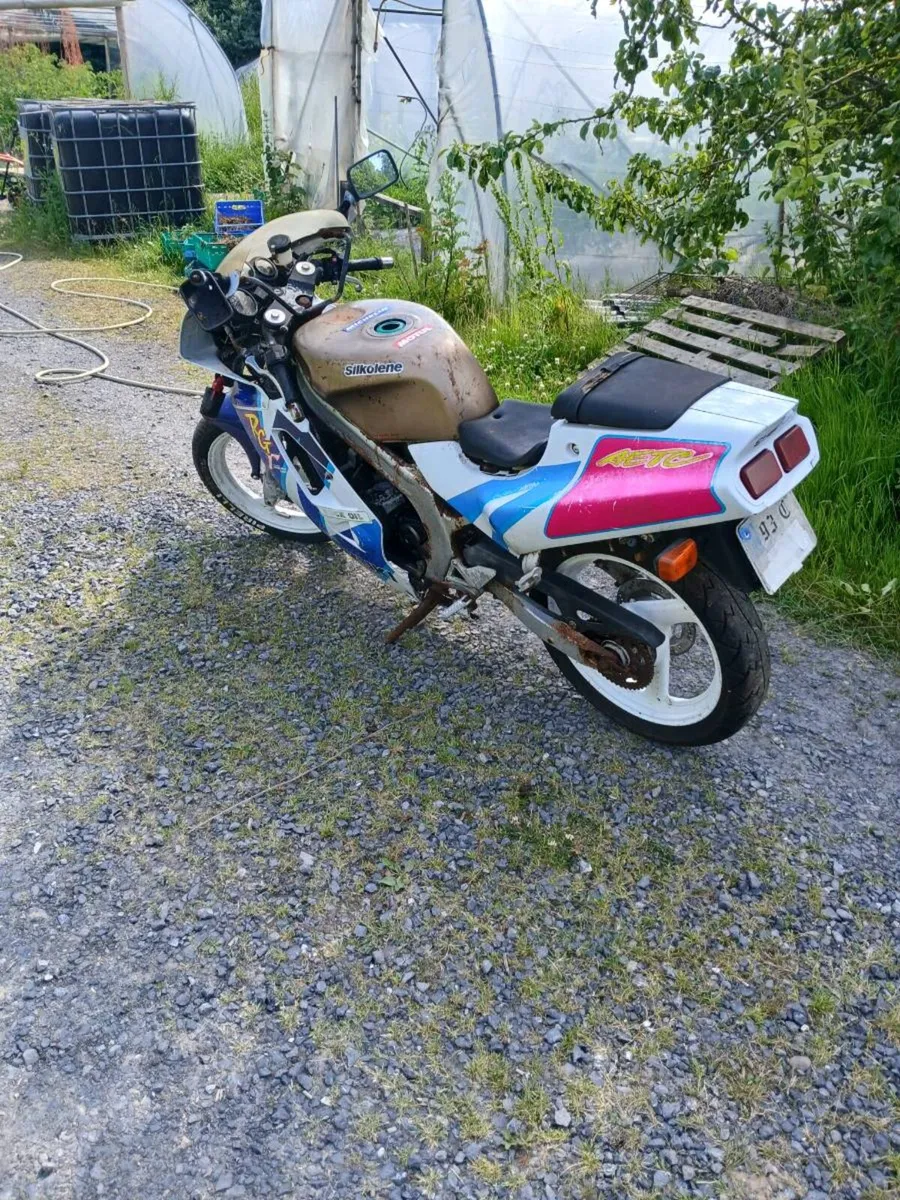 Suzuki RG 125 Fun'S X 2 PARTS/PROJECT - Image 3