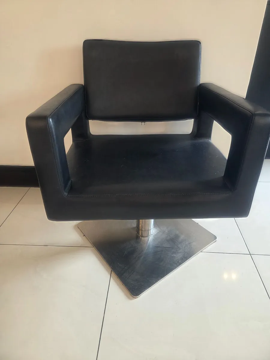 Salon chairs - Image 2