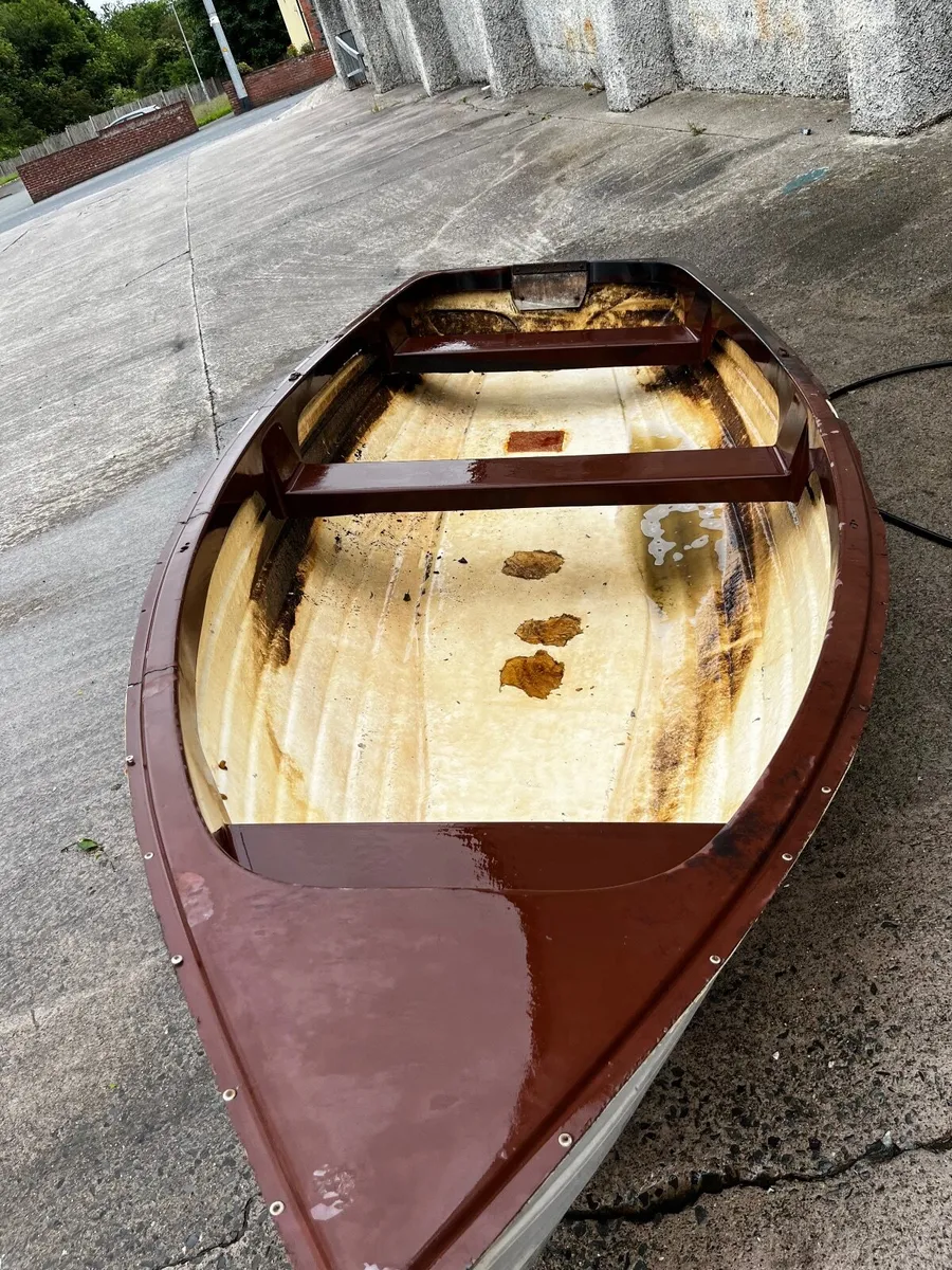 12 Fiberglass Boat - Image 3