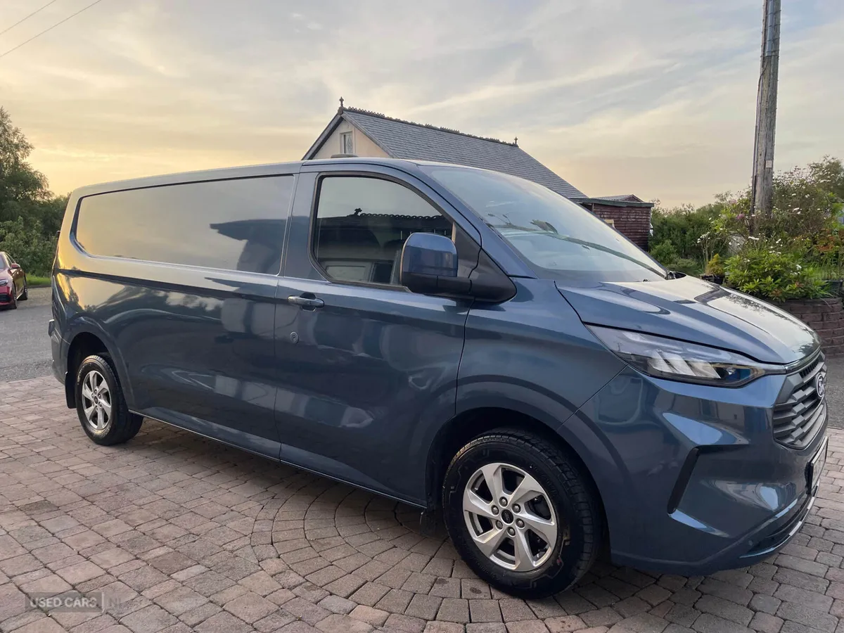Ford Transit Custom 320 L2 DIESEL FWD - Image 2