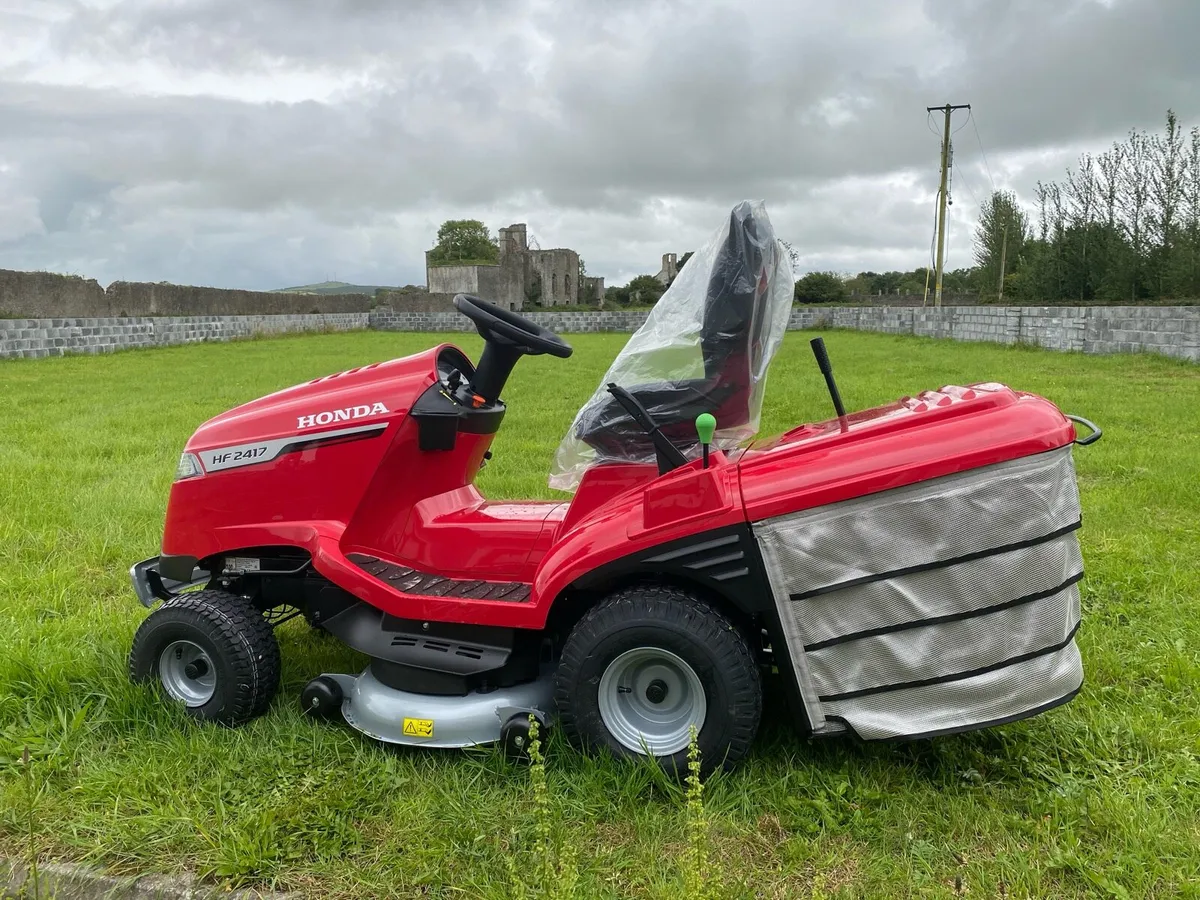 Honda 2417 2020 ride on mower - Image 1
