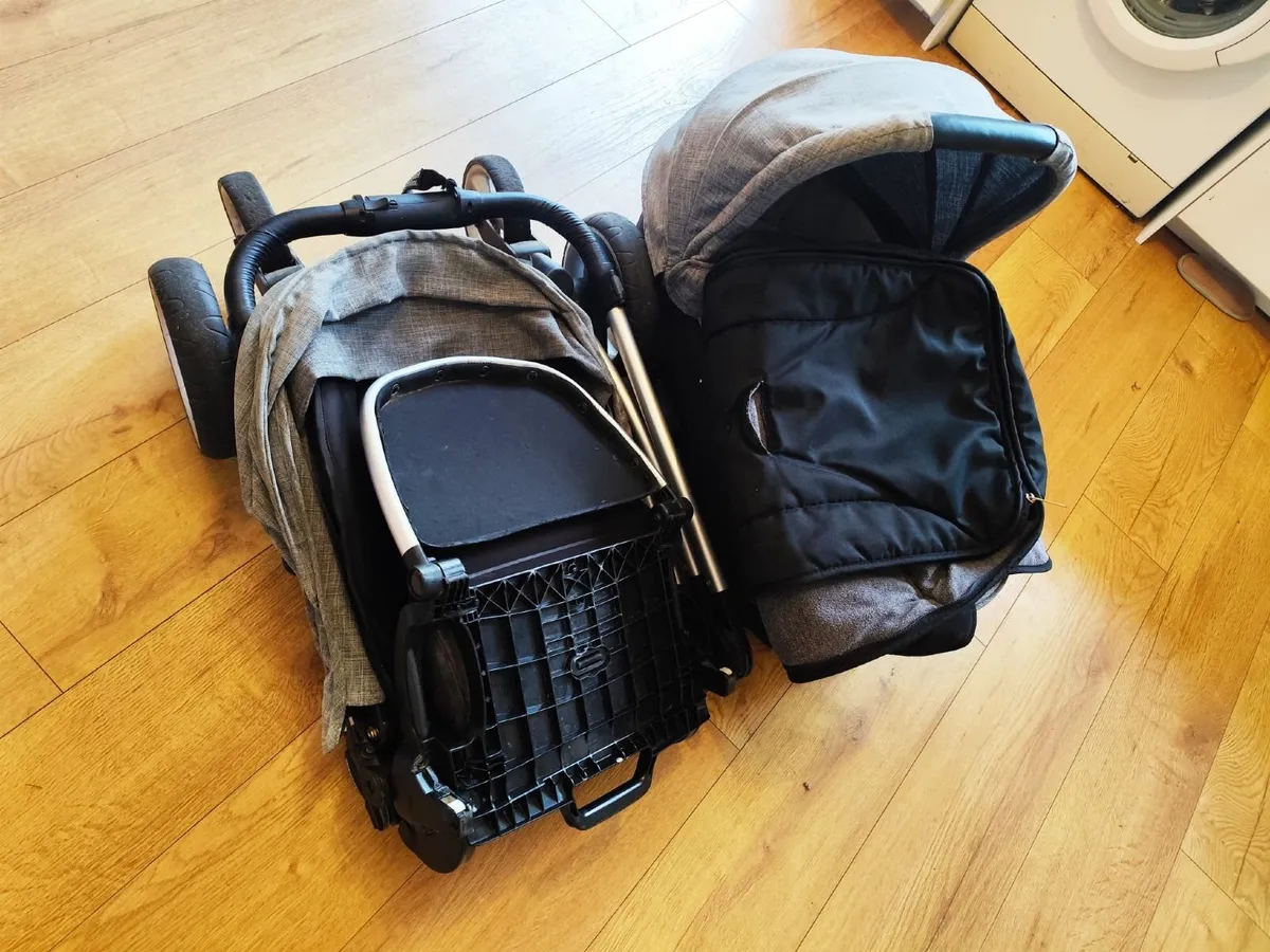 Mamas and Papas Flip XT2 Travel System from 2019 - Image 3
