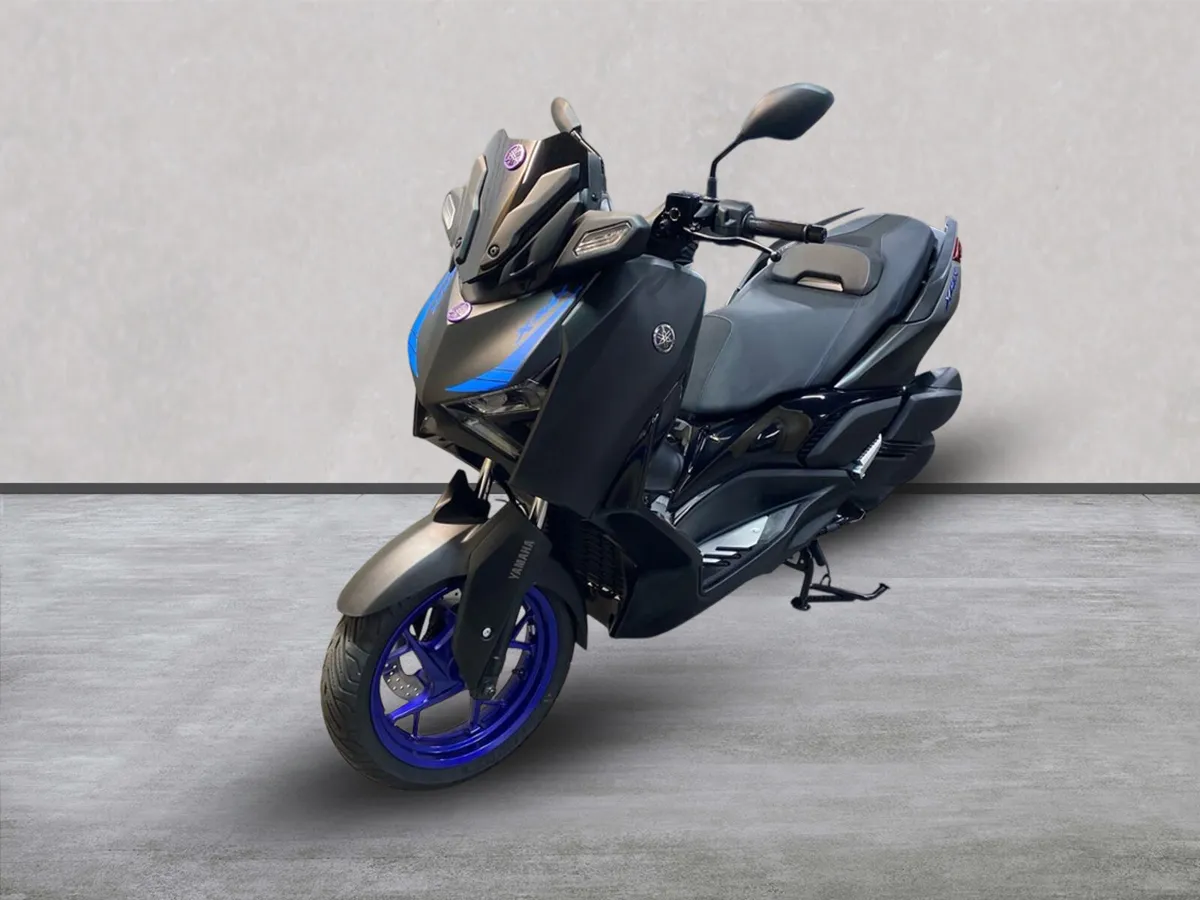 Yamaha X-Max 300 Maxi Scooter, NI Registered - Image 4