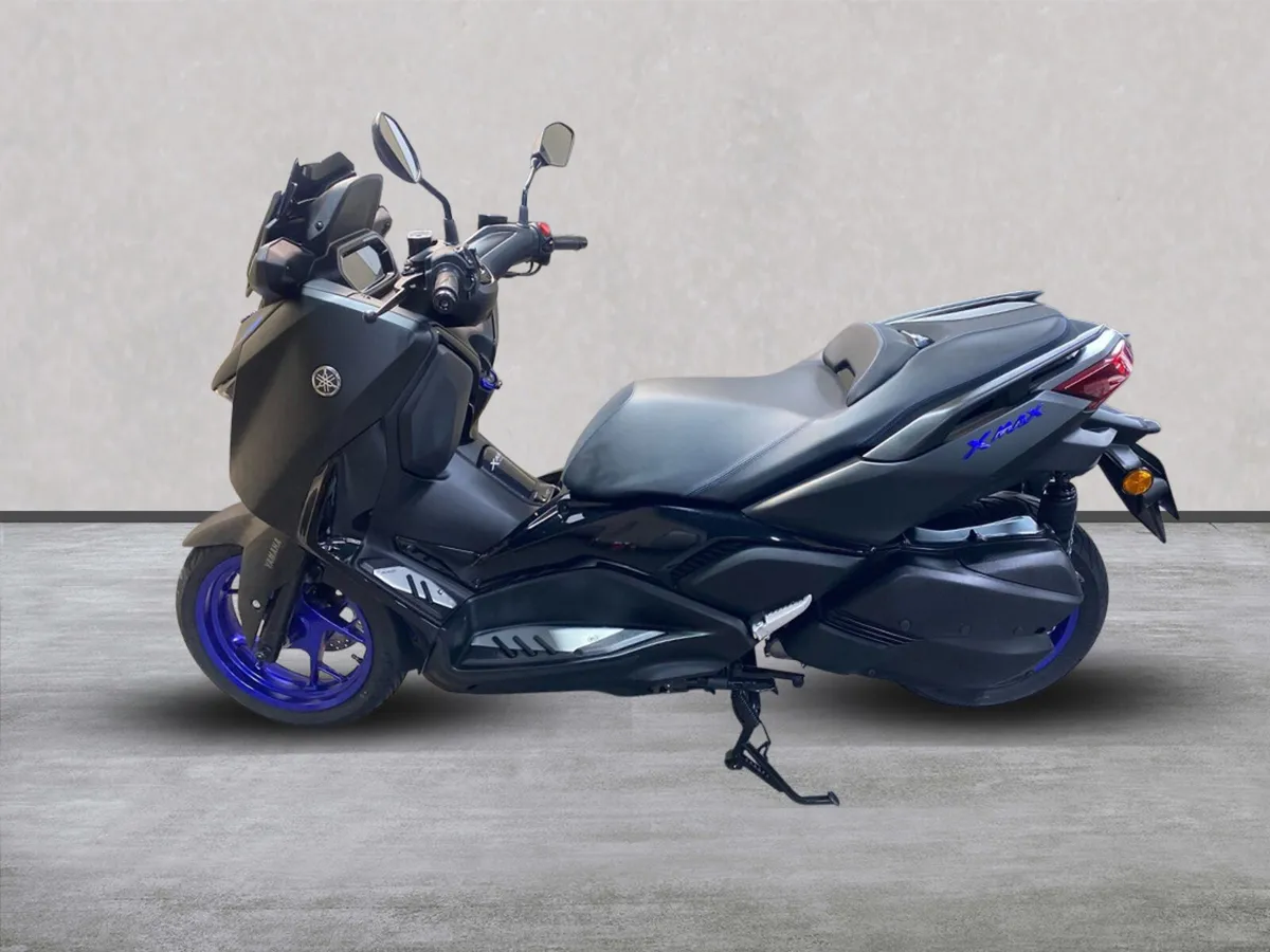 Yamaha X-Max 300 Maxi Scooter, NI Registered - Image 2