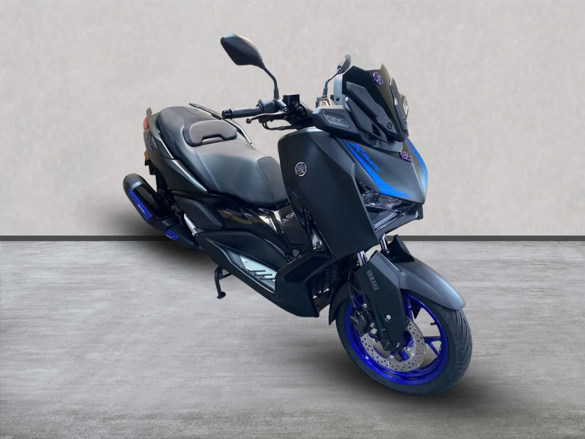 Yamaha X-Max 300 Maxi Scooter, NI Registered - Image 3