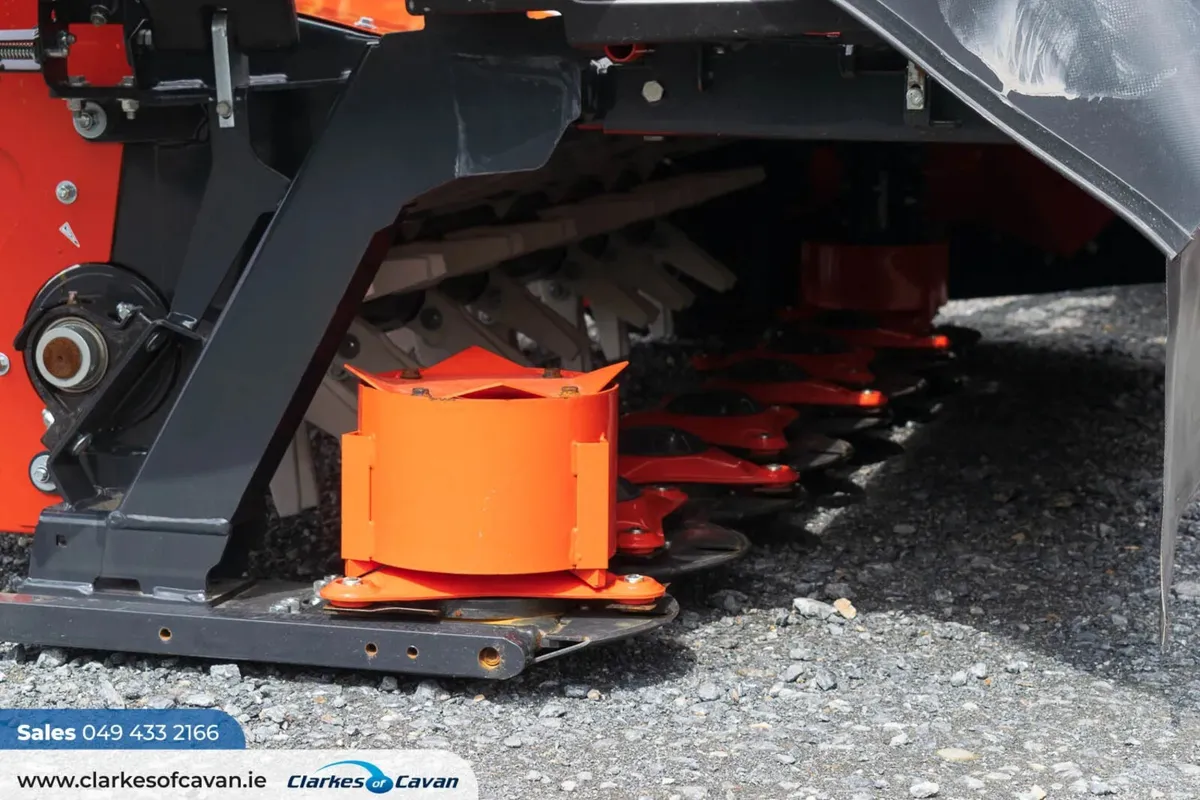 New Kubota 9ft Side Mounted Conidtioner 0% - Image 2