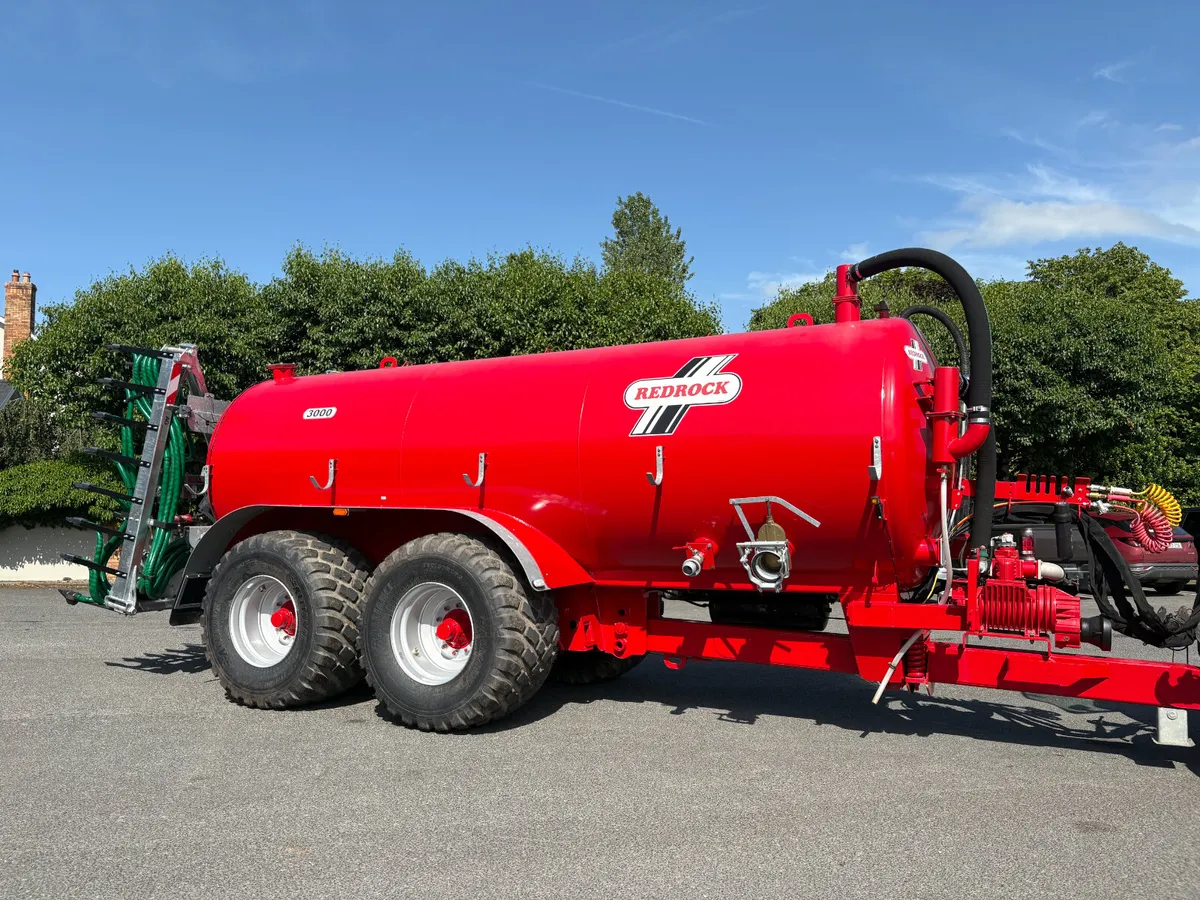 REDROCK 3000GL TANK WITH 9.2M TRAILING SHOE - Image 3