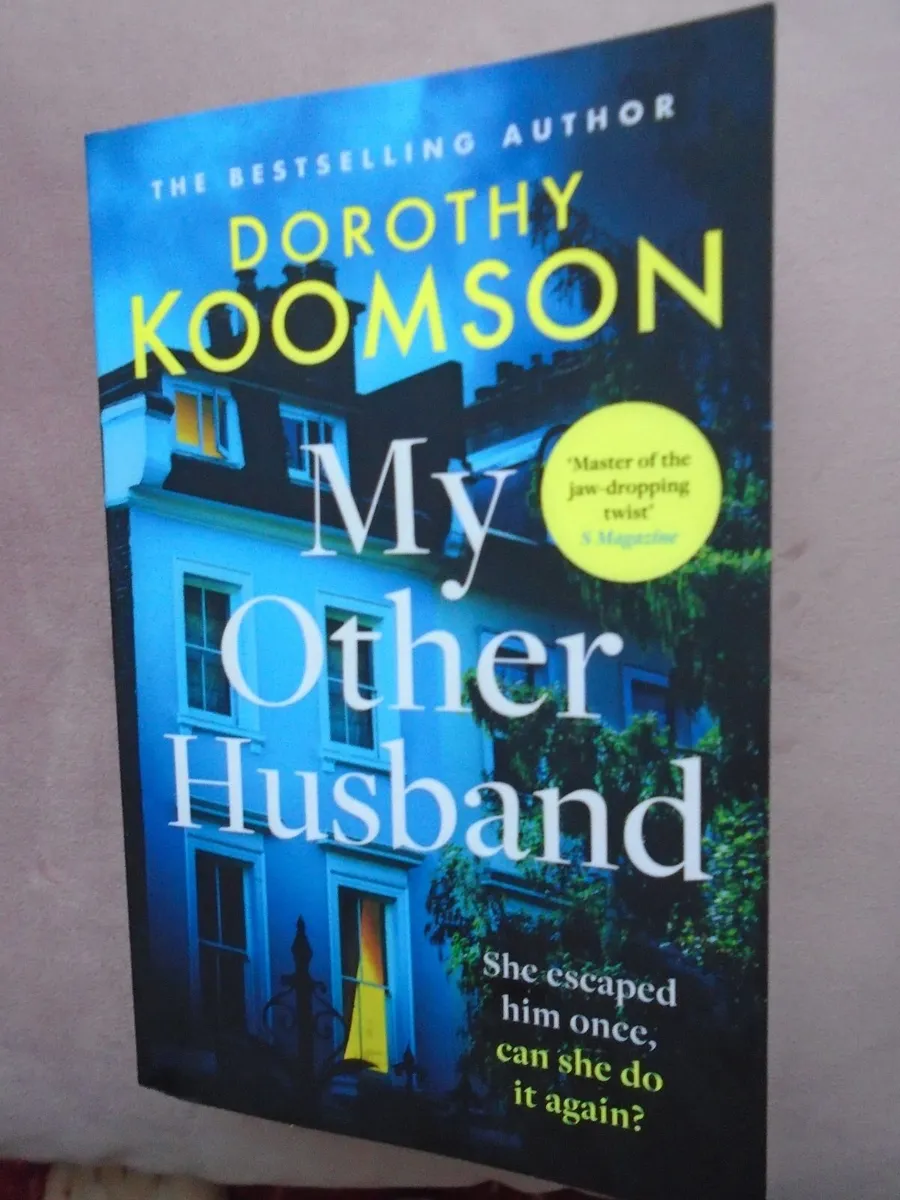 Paperback book. Book, Fiction - Image 1