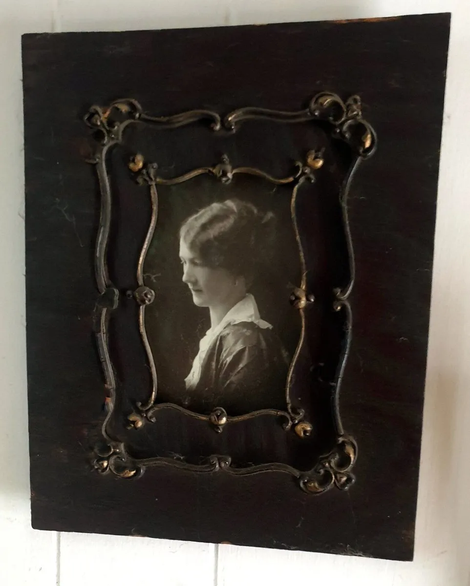Antique Portrait Photo in Ornate Period Frame - Image 3