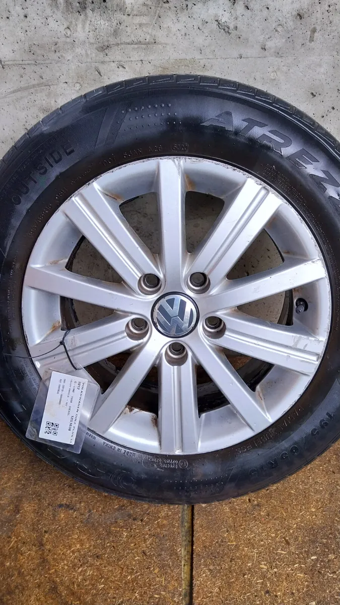 2012 Volkswagen Golf 15"Alloy Wheels Set 195/65R15 - Image 3