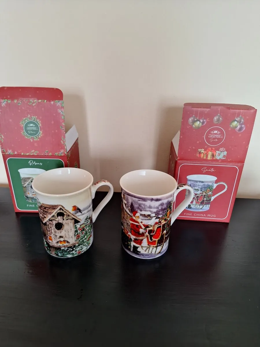 NEW 2 x bone china Christmas scene mugs - Image 1