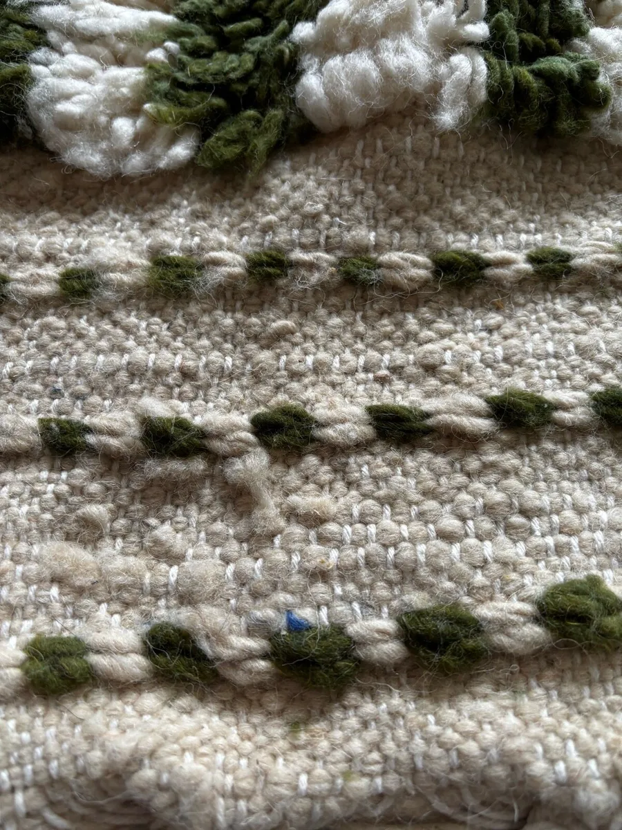 Cream and Green Rug - Free - Collection Only - Image 4