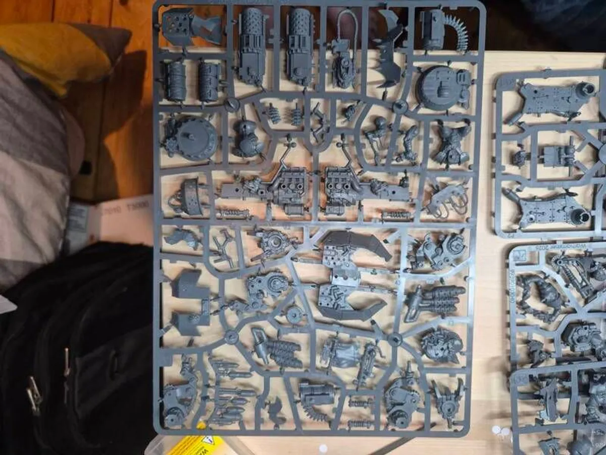 warhammer 40k armageddon orkz with extras - Image 3