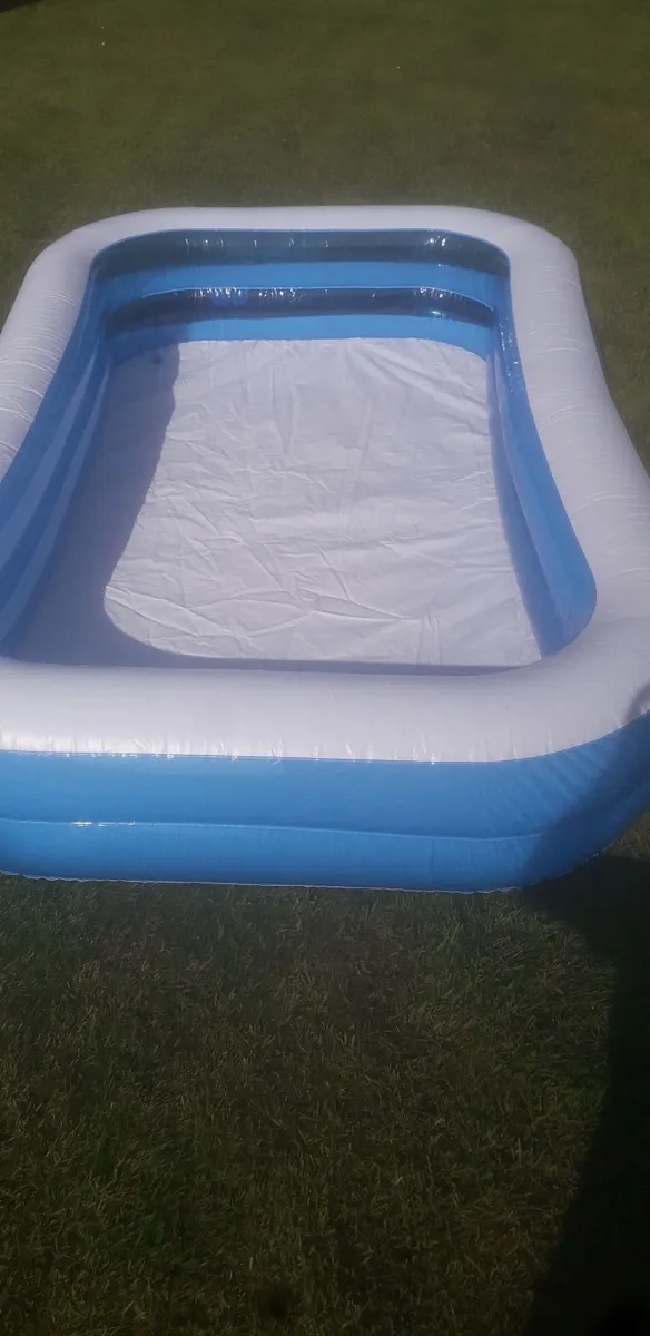 Paddling pool - Image 1