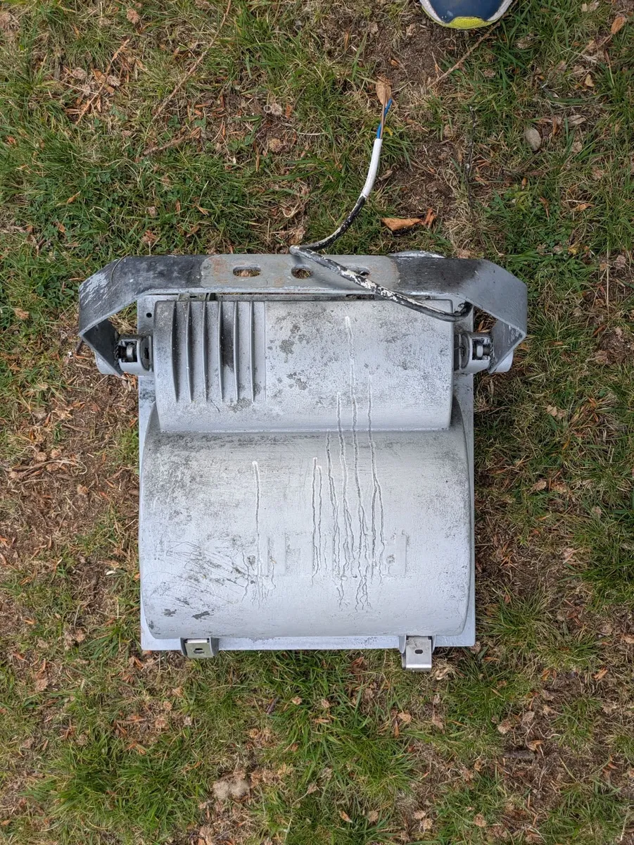 Phillips Tempo Outdoor Floodlights 50 each - Image 4