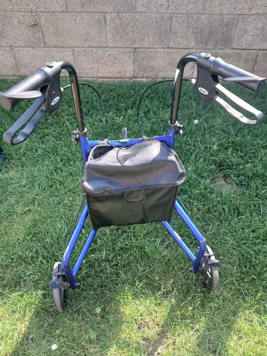 Lightweight Aluminium Mobility Walker /Used - Image 1