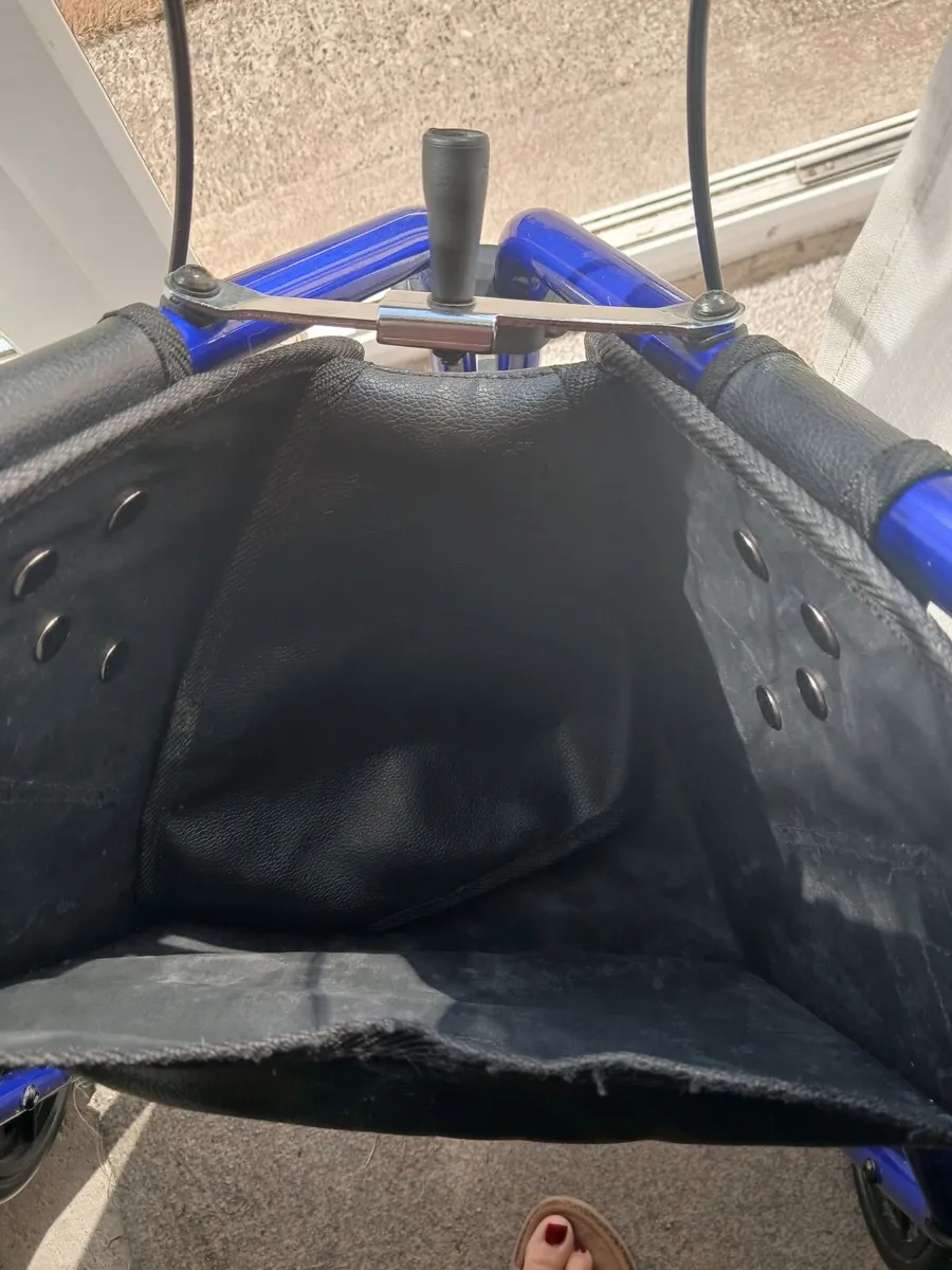 Lightweight Aluminium Mobility Walker /Used - Image 3